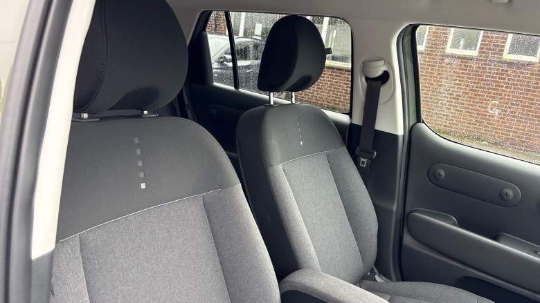 Hyundai INSTER 85kW 02 49kWh 5dr Auto Electric Hatchback